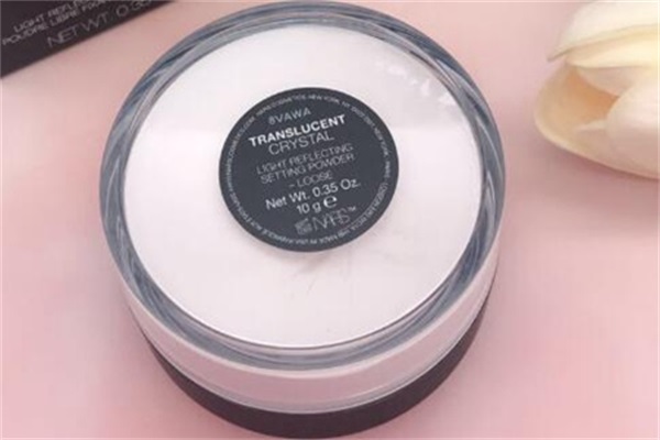 什么牌子的散粉好，这四款持久定妆打造清透无瑕妆效