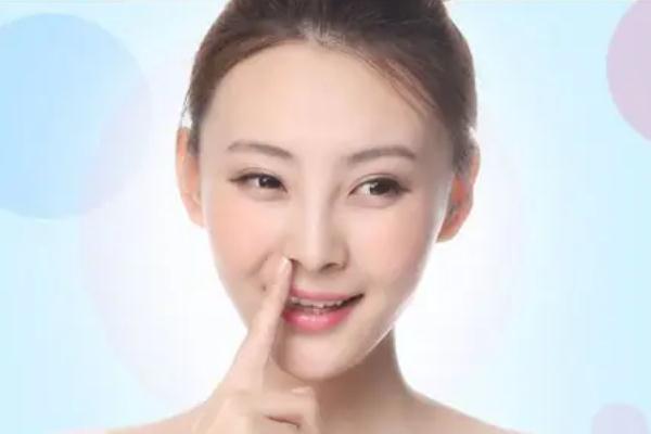 耳软骨隆鼻会顶破鼻尖吗，耳软骨隆鼻耳软骨还会长起来吗
