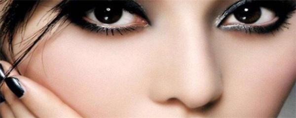 朴智妍的各式烟熏妆怎么画，