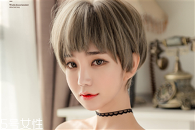 脸大的女生适合这些发型，2022年流行短发还是长发