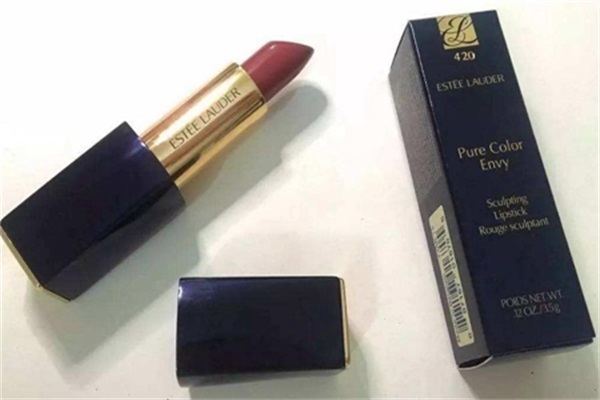 2022夏天适合什么口红色号，雅诗兰黛420大表姐色强烈推荐