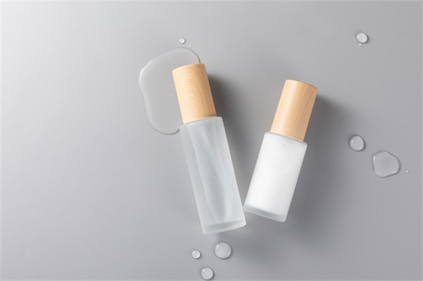 皮肤泛黄用爽肤水好吗