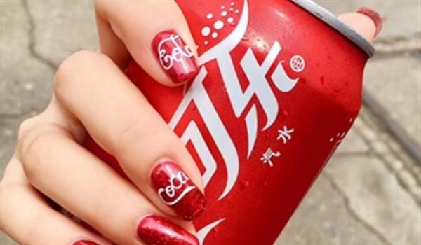 2018可乐美甲最新款式，今年夏天最流行的可乐美甲
