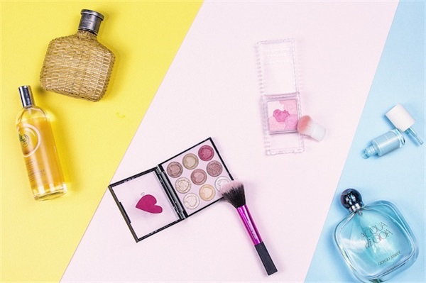 腮红液和眉粉的区别是什么