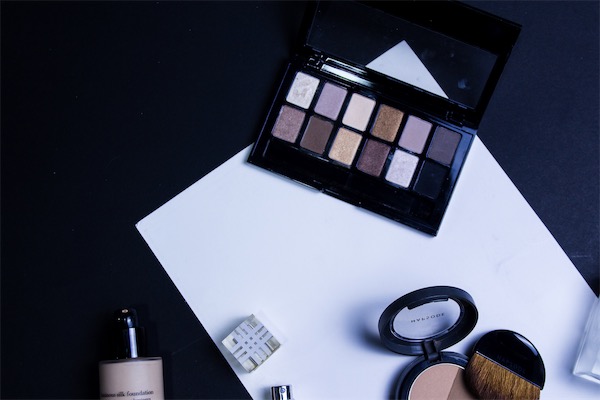 猫眼妆要用卸妆水吗