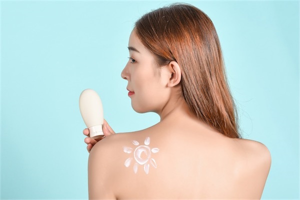 背部防晒需要什么护肤品