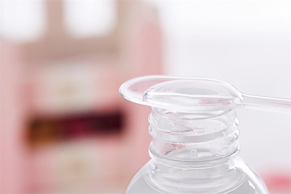 肩部可以用洁肤水吗