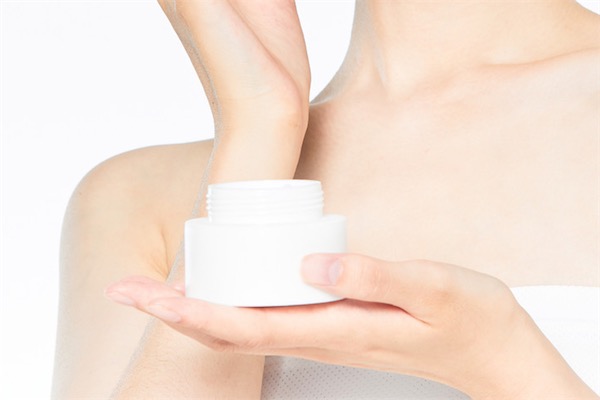 海藻面膜和保湿面霜可以一起用吗