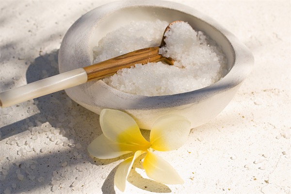 磨砂洗面奶和浴盐有什么区别