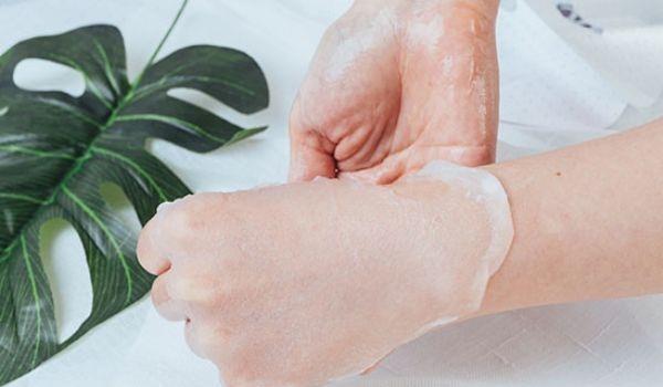 敷面膜嘴巴周围火辣辣怎么回事，敷面膜嘴巴周围刺痛