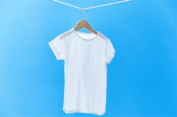 精华液弄到衣服上怎么洗掉