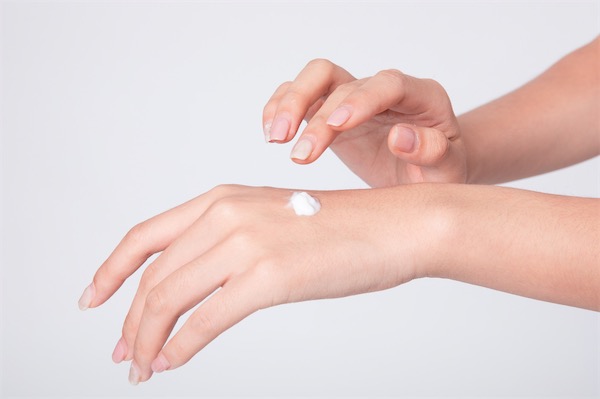 护手霜能不能擦脸