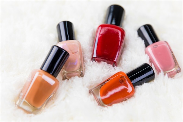指甲油适合什么颜色