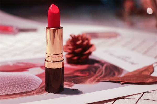不沾杯口红有什么危害