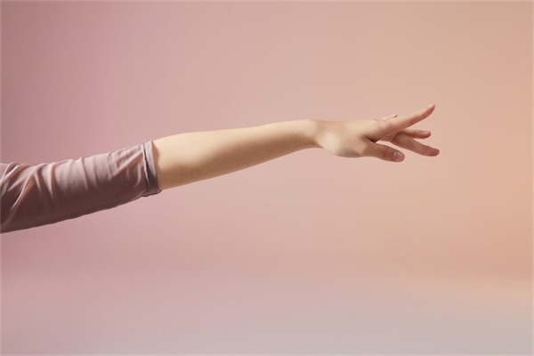 天生鸡皮肤可以消除么