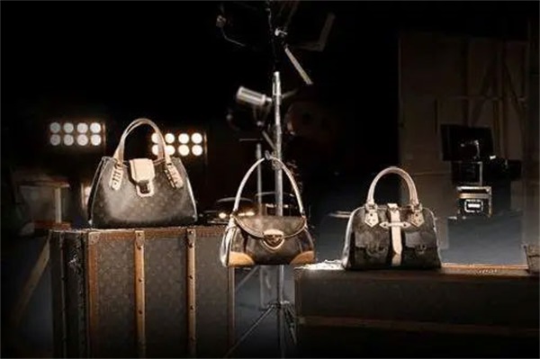 2022二手奢侈品品牌市场年度报告，Chanel仅排第3、Balenciaga需求增长最高