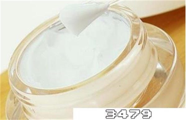 防晒霜和素颜霜先用哪个，防晒霜和素颜霜的正确使用顺序方法