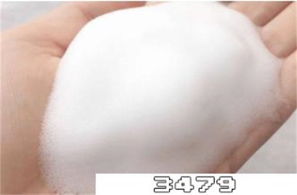 用洗面奶洗脸后脸特别紧绷为什么