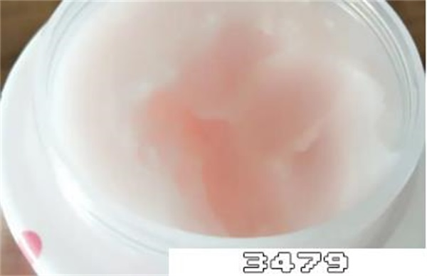 卸妆膏和卸妆水的区别是什么，卸妆膏和卸妆水哪个好用对皮肤好