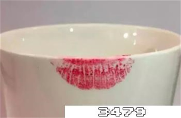口红不沾杯不掉色的方法介绍