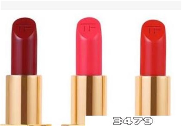 口红颜色怎么选，女人必备三款口红颜色