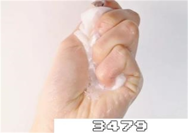 面膜里面精华液能用吗，面膜里面精华液可以过夜吗