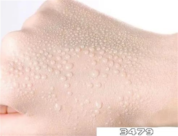 擦了防晒霜需要卸妆吗，防晒霜需要卸妆水还是洗面奶