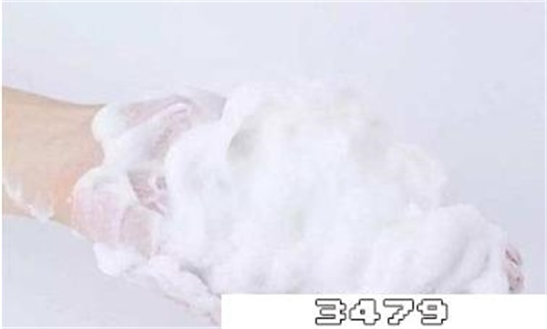 什么是氨基酸洗面奶怎么判断，氨基酸洗面奶成分包括哪些东西