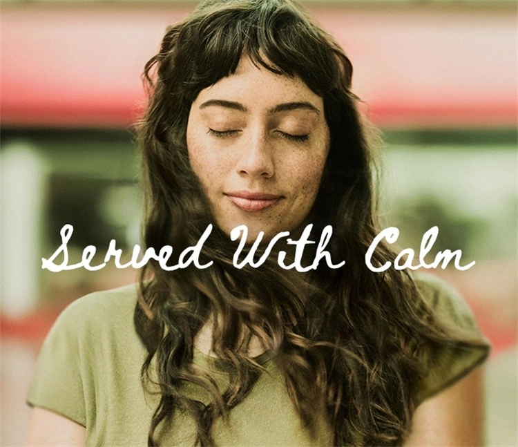 Molton Brown 的 Tea Ceremony 茶道香水广告图，一位年轻女性的肖像