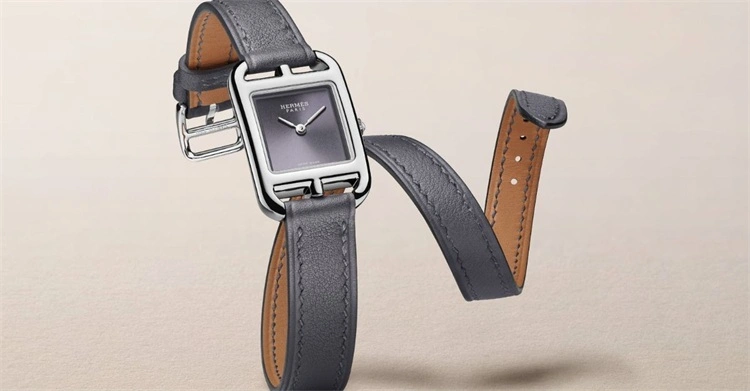 谁说男星只能戴大金表？好莱坞男神都在抢的8款“神级女表”，卡地亚、劳力士杀疯了！