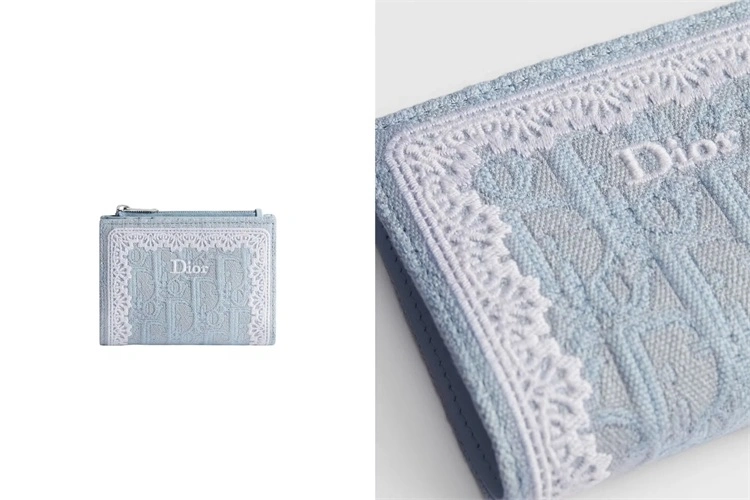 少女心狙击！Dior 全新限定「天空蓝」钱包上线，蕾丝拼接仙气炸裂，谁能拒绝这种梦幻美！