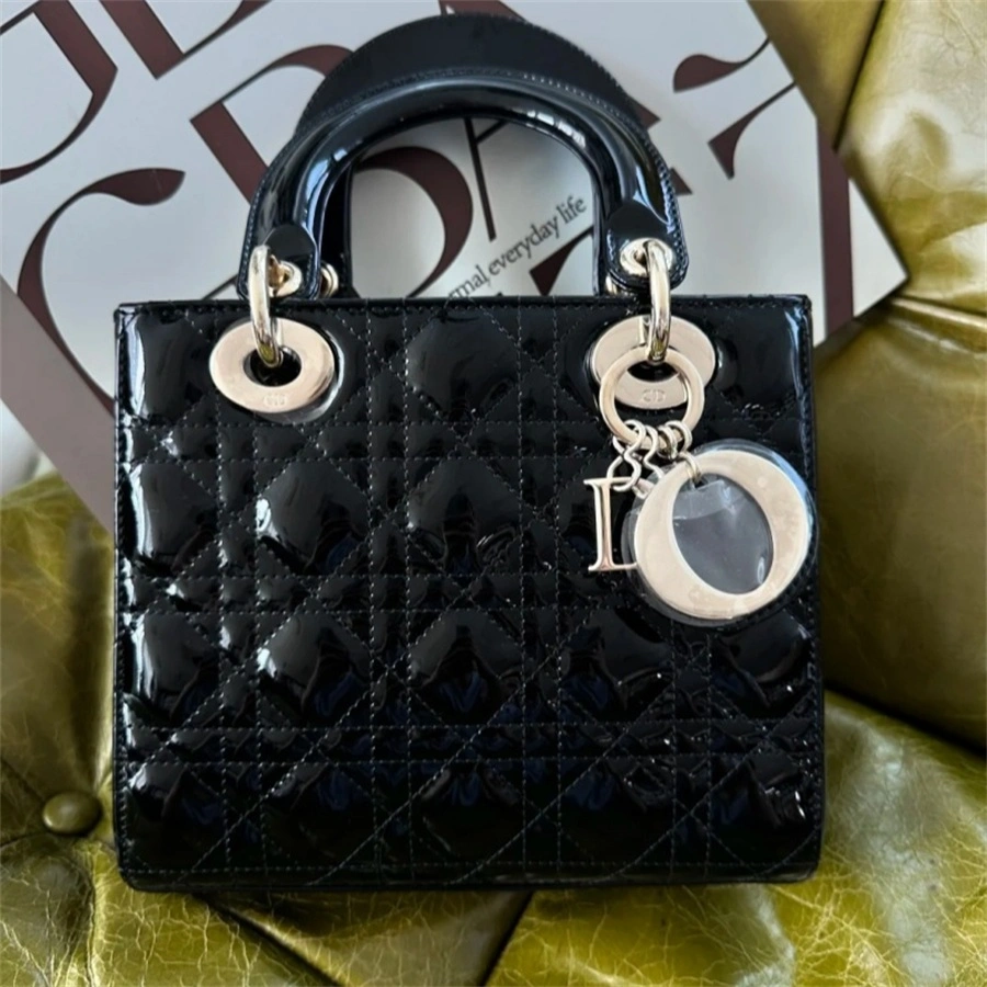 Dior Lady Dior 小号 漆皮 Dior Lady Dior 小号 漆皮